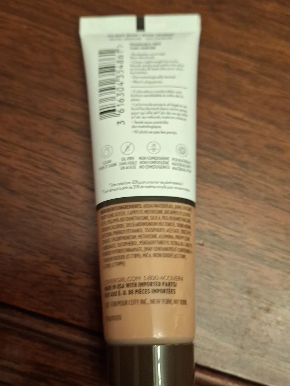 COVERGIRL Clean Invisible Foundation New Tube - 125 Buff Beige